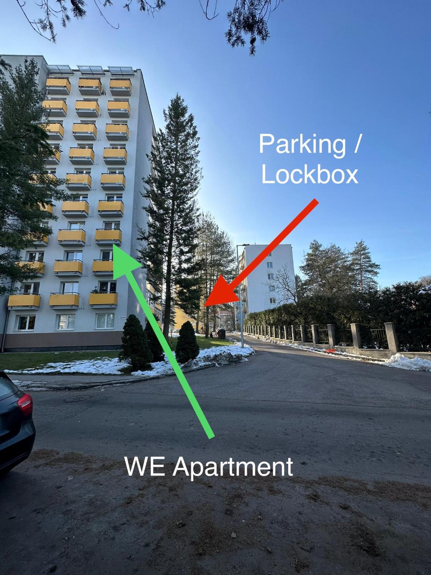 We Apartment - Close To The Center & City View, Self Check-In 24H Banská Bystrica Eksteriør bilde
