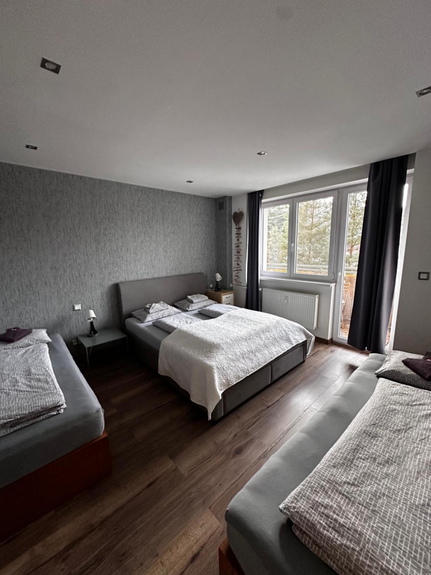 We Apartment - Close To The Center & City View, Self Check-In 24H Banská Bystrica Eksteriør bilde